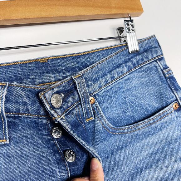 Levis Womens 26 x 30 501 Straight Leg Jeans Button Front Medium Wash Cotton - Picture 5 of 13